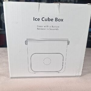 Ice Cube Box with Quick Release